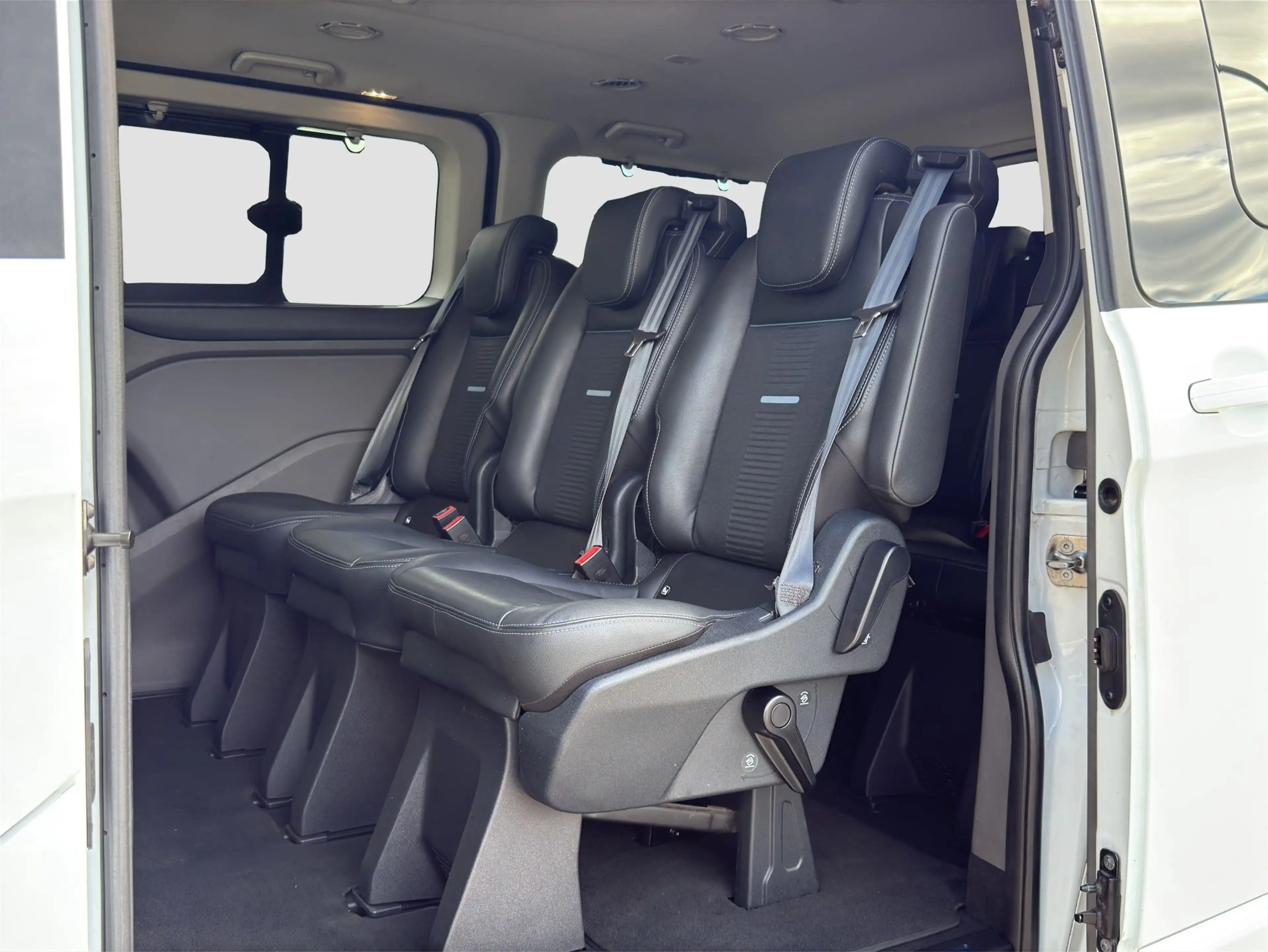 Ford Tourneo Custom 2.0 TDCi 320 L1 Active Aut. Kamera/Zusatzheizung/ — photo 12