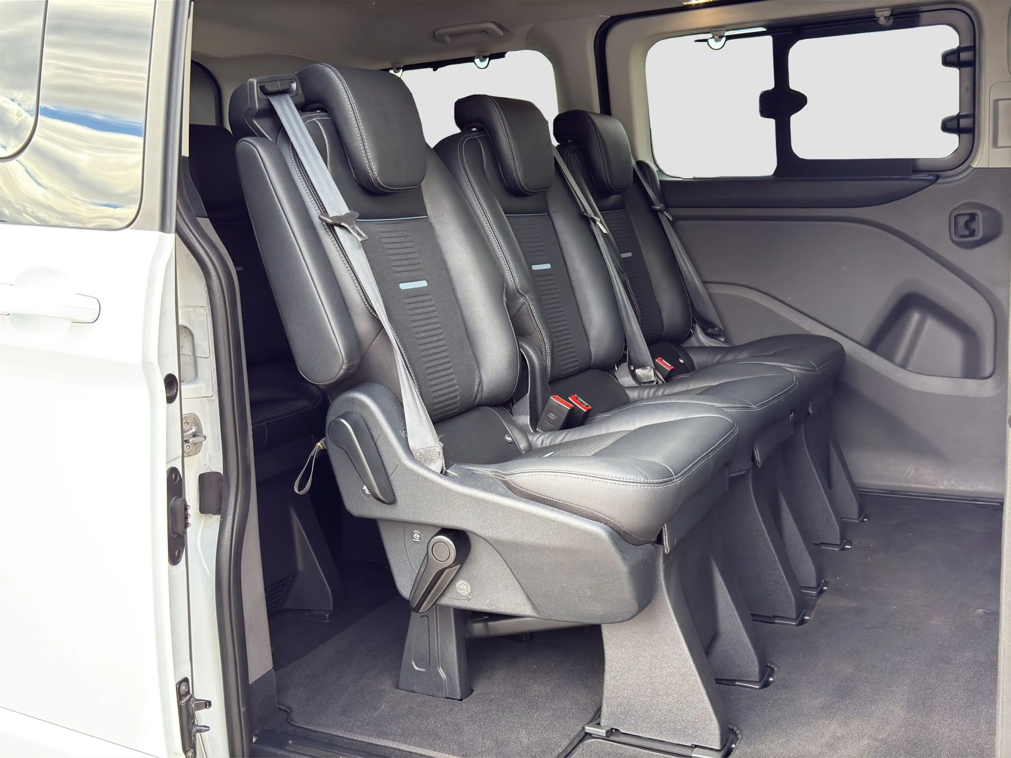 Ford Tourneo Custom 2.0 TDCi 320 L1 Active Aut. Kamera/Zusatzheizung/ — photo 17