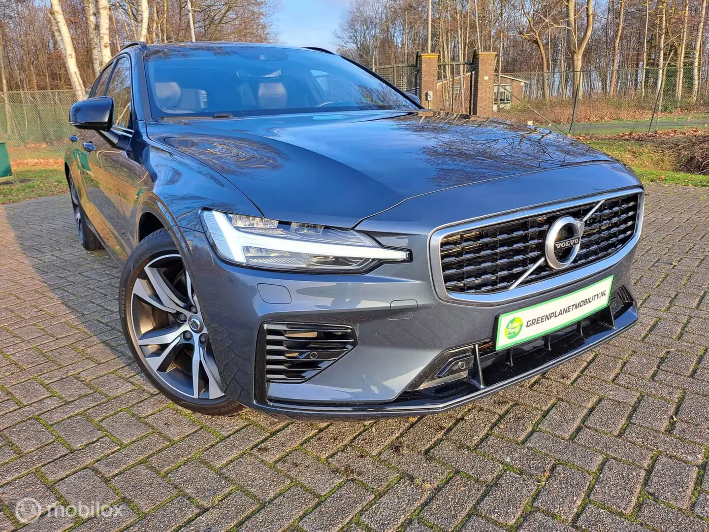 Volvo V60 2.0 T6 Twin Engine AWD R-Design|Pano|Trekhaak Blu/Azzurro - 2