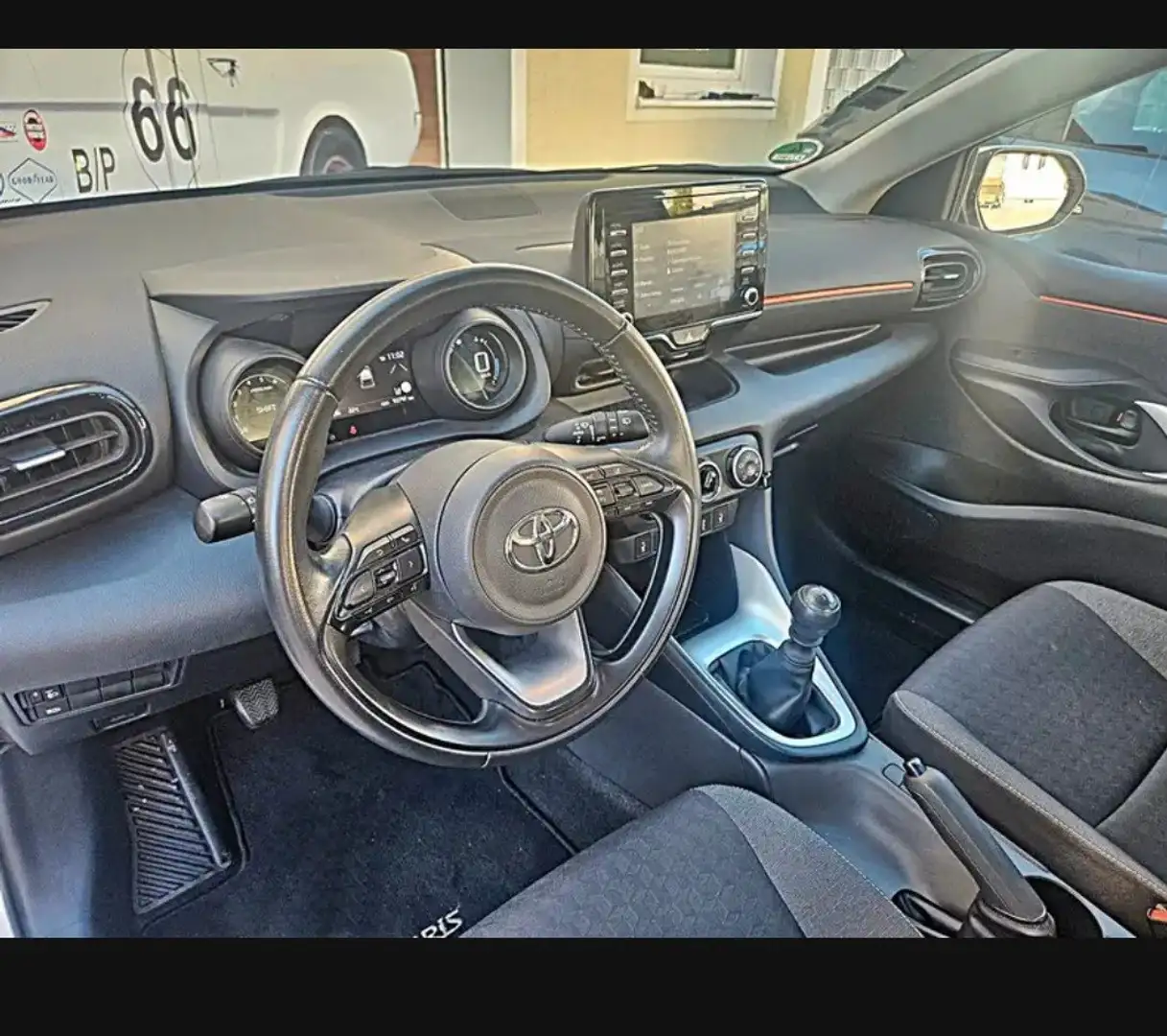 Toyota Yaris Team Deutschland Blanc - 2