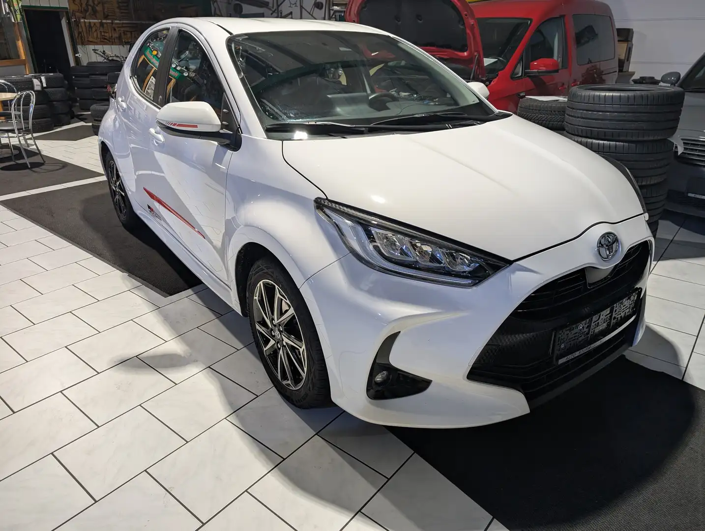 Toyota Yaris Team Deutschland Blanc - 1