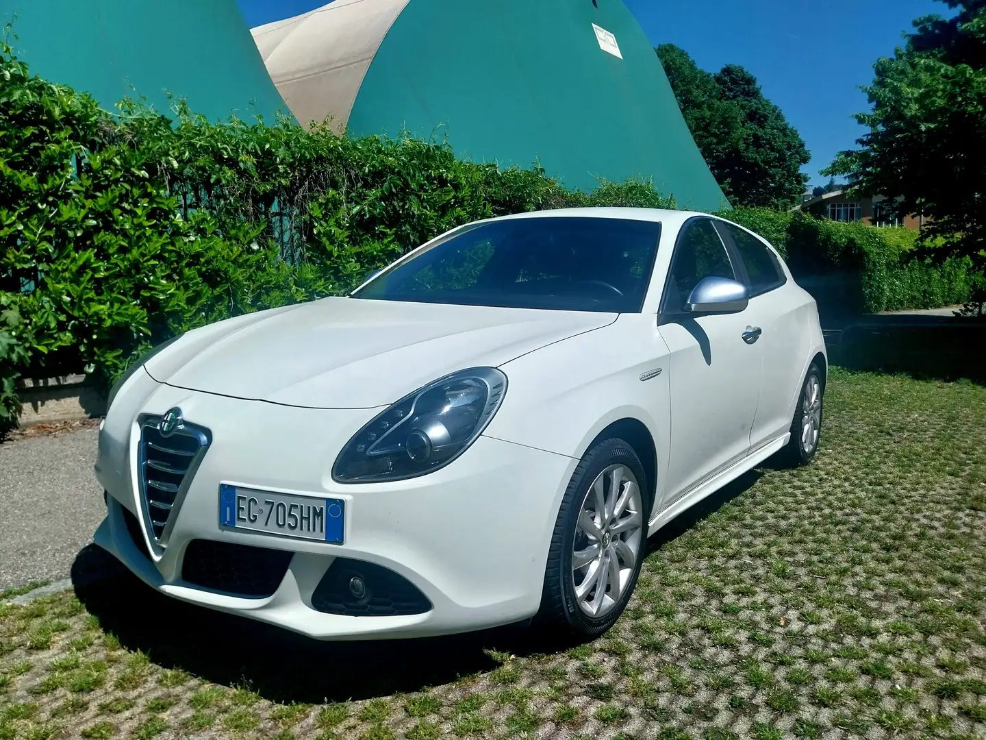 Alfa Romeo Giulietta 1.4 T  Distinctive 120cv Blanc - 1