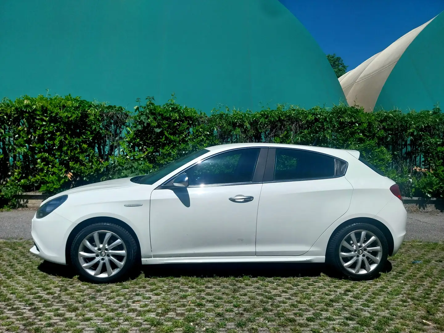 Alfa Romeo Giulietta 1.4 T  Distinctive 120cv Blanc - 2