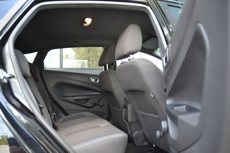 Ford Fiesta 1.0 EcoBoost ST Line — photo 11