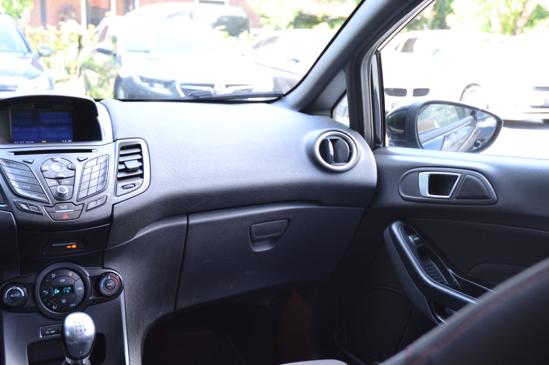 Ford Fiesta 1.0 EcoBoost ST Line — photo 13