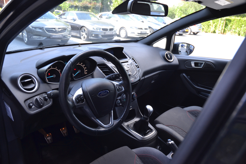Ford Fiesta 1.0 EcoBoost ST Line — photo 14