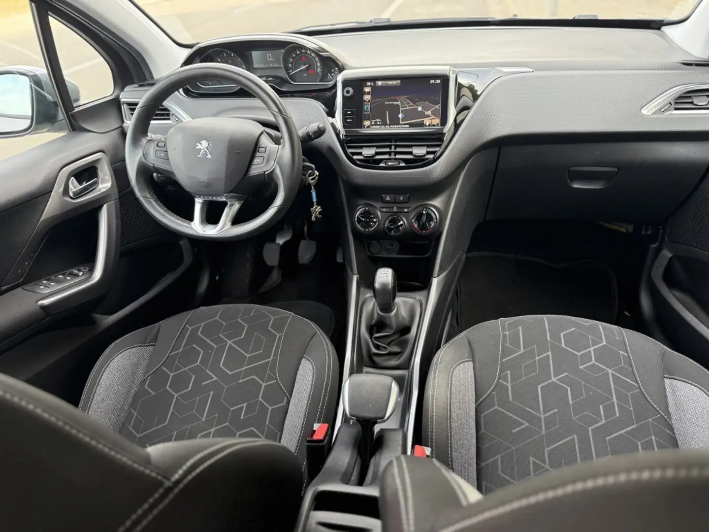 Peugeot 2008 1.2 PureTech S&S Style 110 Gris - 2
