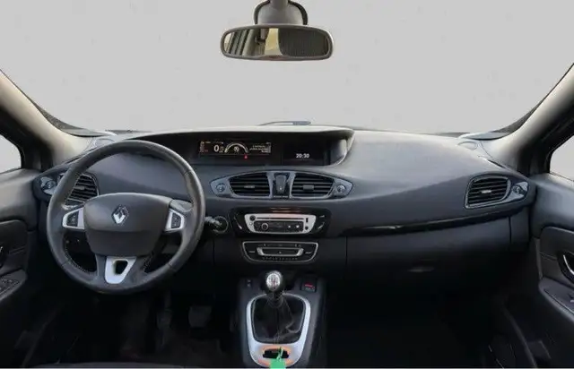 Renault Scenic view 9