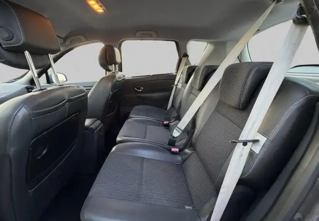 Renault Scenic view 8