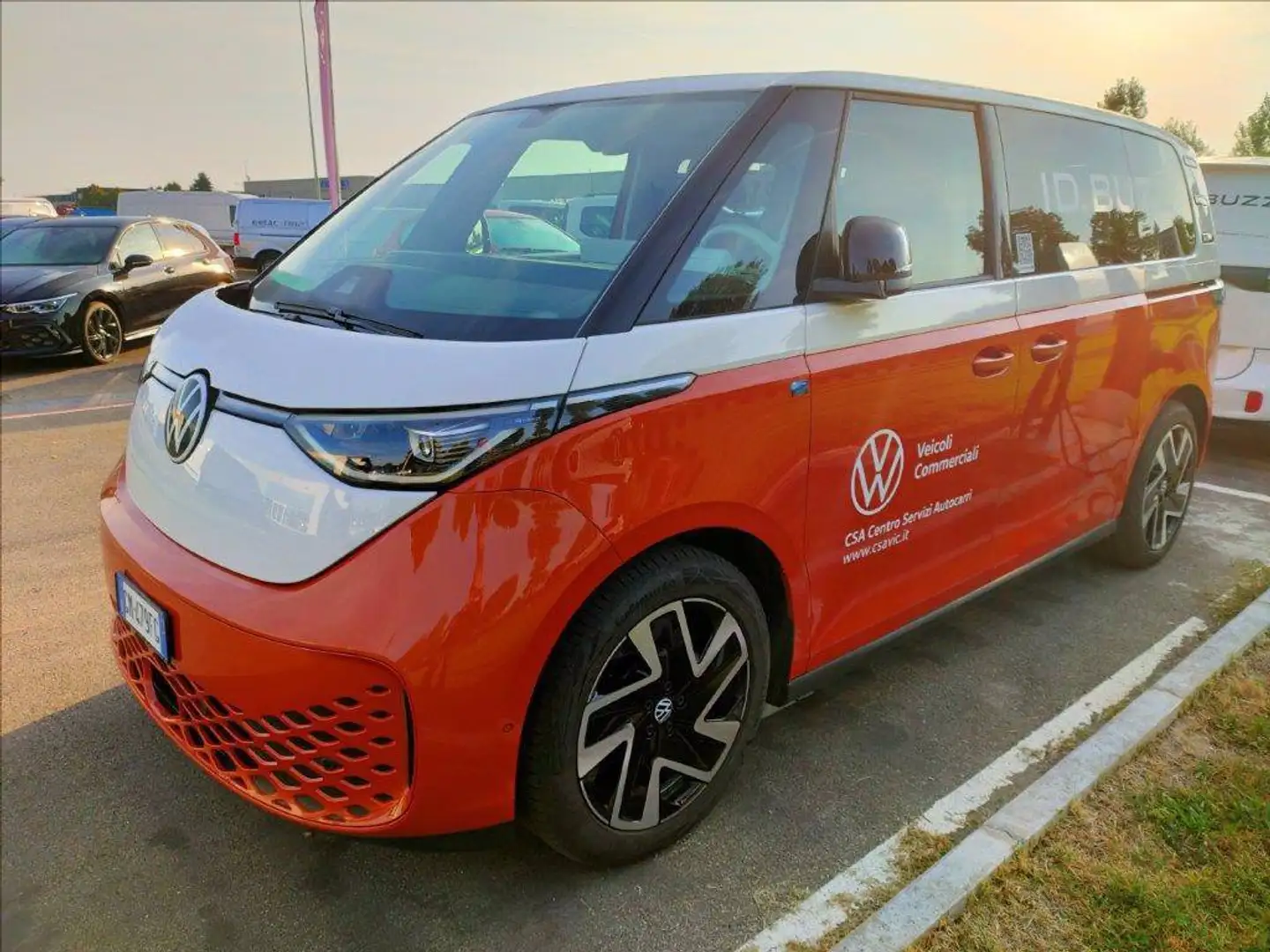 Volkswagen ID. Buzz ID.Buzz 77 kWh Pro+ Pomarańczowy - 1