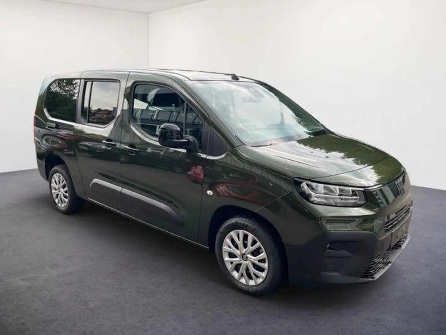 Fiat Doblo Maxi Kombi AT 1.5 130PS/7-SITZ/10`NAV/RFK/ 96 k... Grün - 2