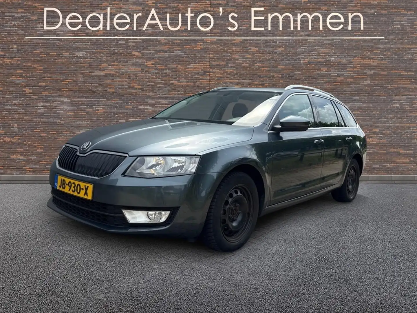 Skoda Octavia Combi 1.6 TDI ECC NAVIGATIE CRUISE Grey - 2
