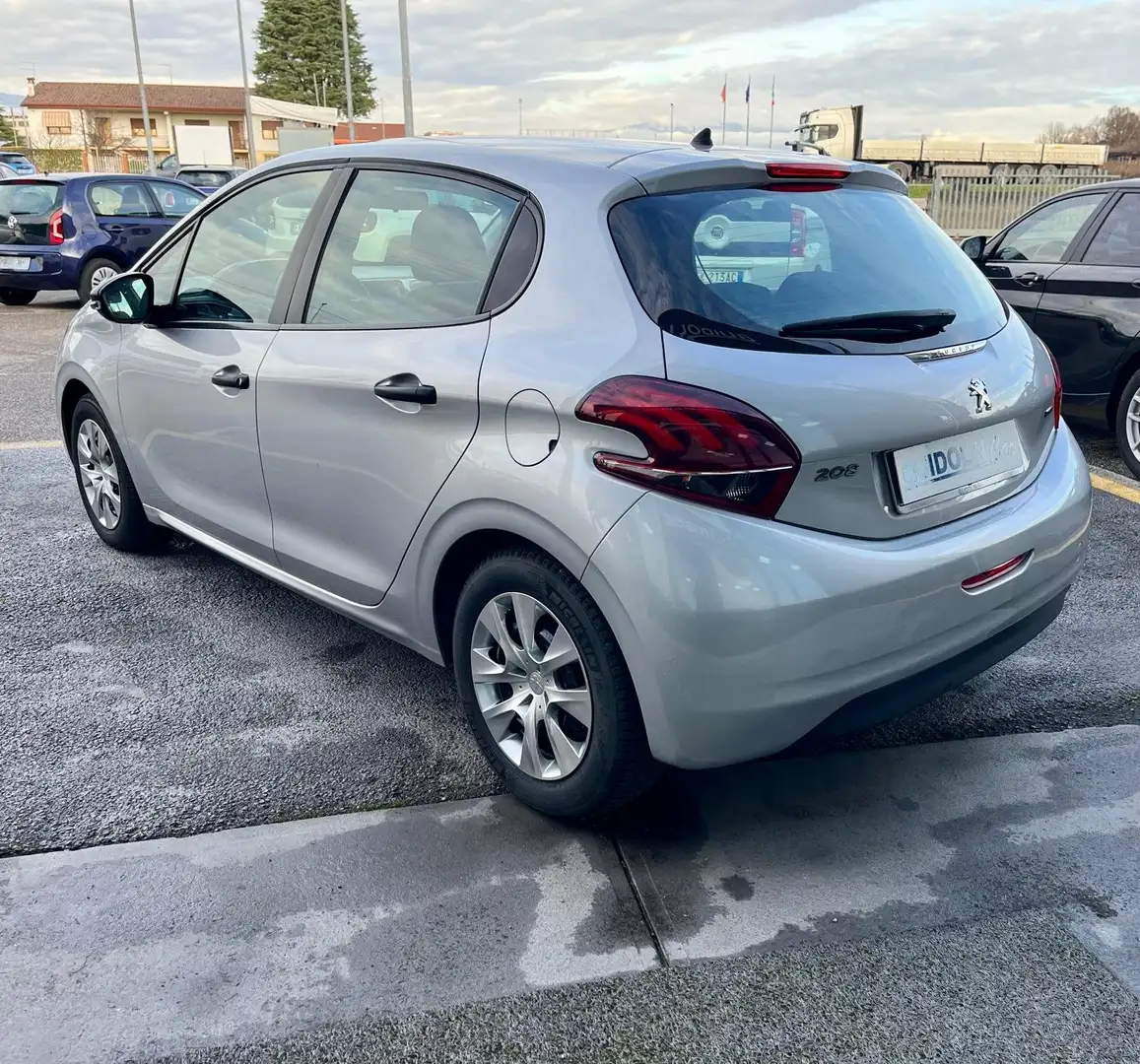 Peugeot 208 1.2 puretech 5P Access 68cv NEOPATENTATI Zilver - 2