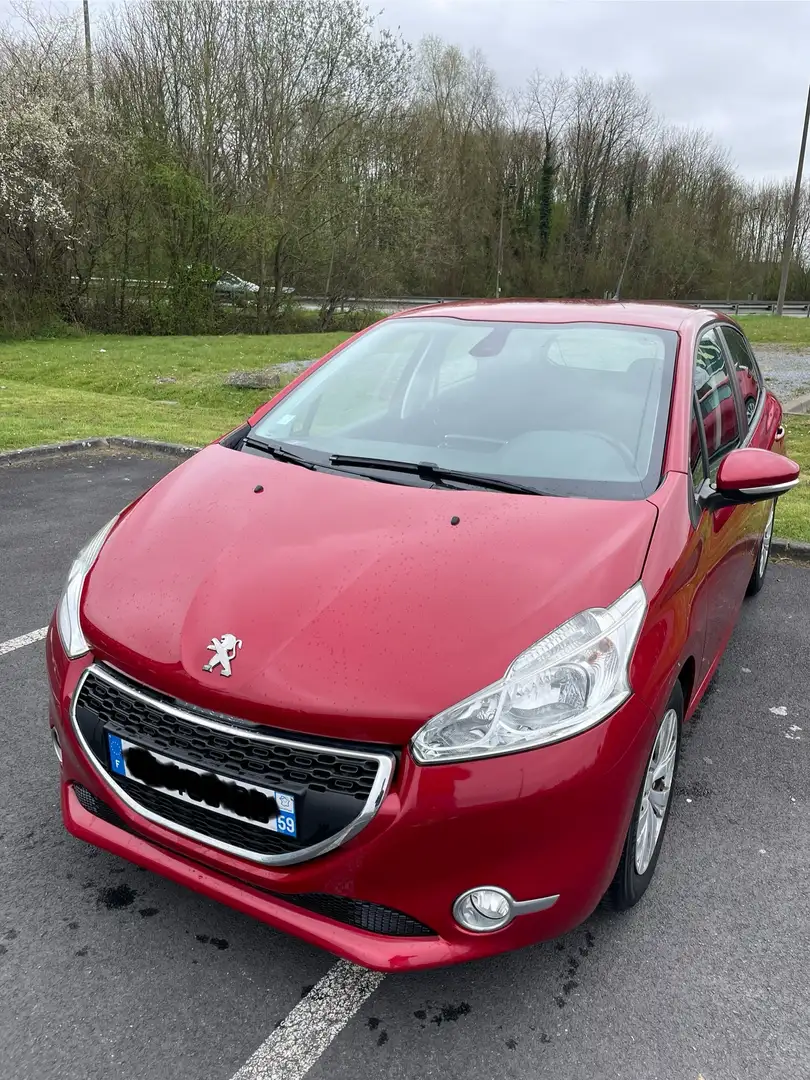 Peugeot 208 Rouge - 1