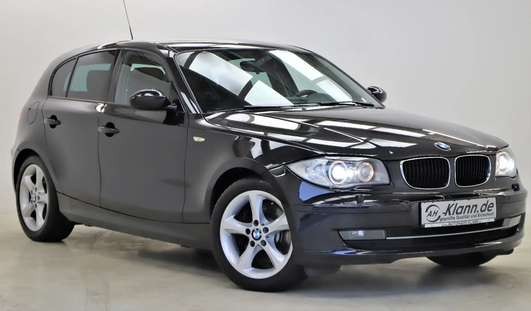 BMW 123 d 2.0 204 PS Limo. Keyless Standheizung Navi Fekete - 1