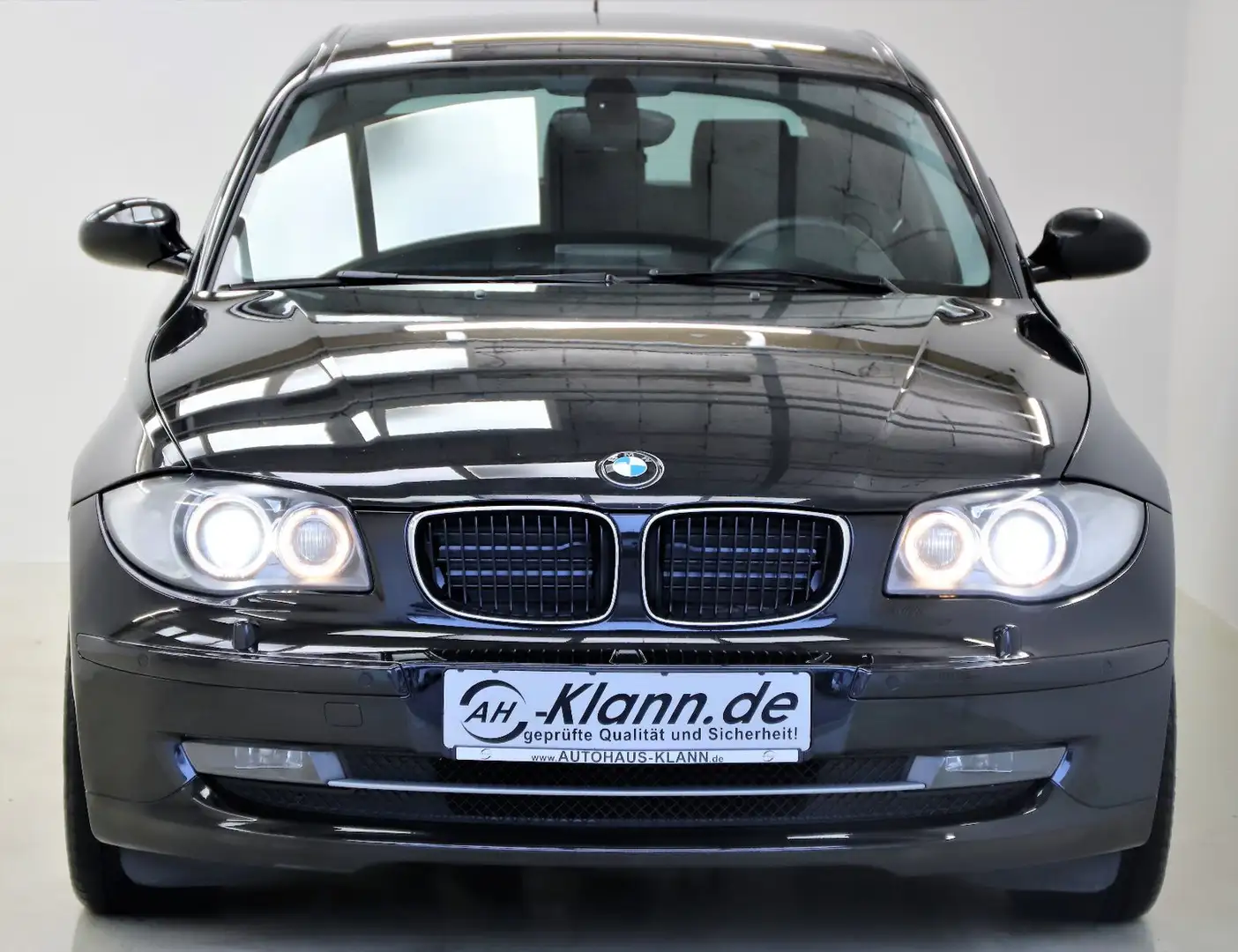 BMW 123 d 2.0 204 PS Limo. Keyless Standheizung Navi Fekete - 2
