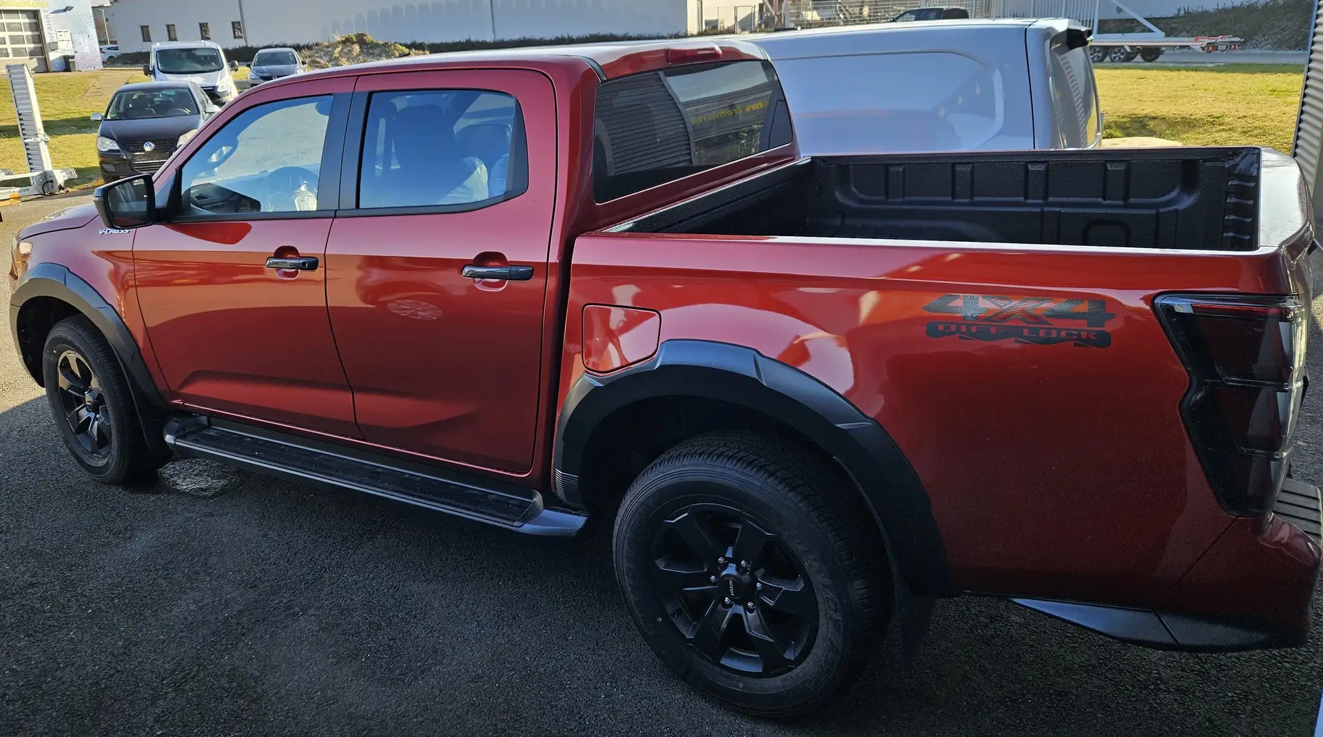 Isuzu D-Max Double Cab 4WD Autm V-Cross Navi Rückfahrkamera Orange - 2
