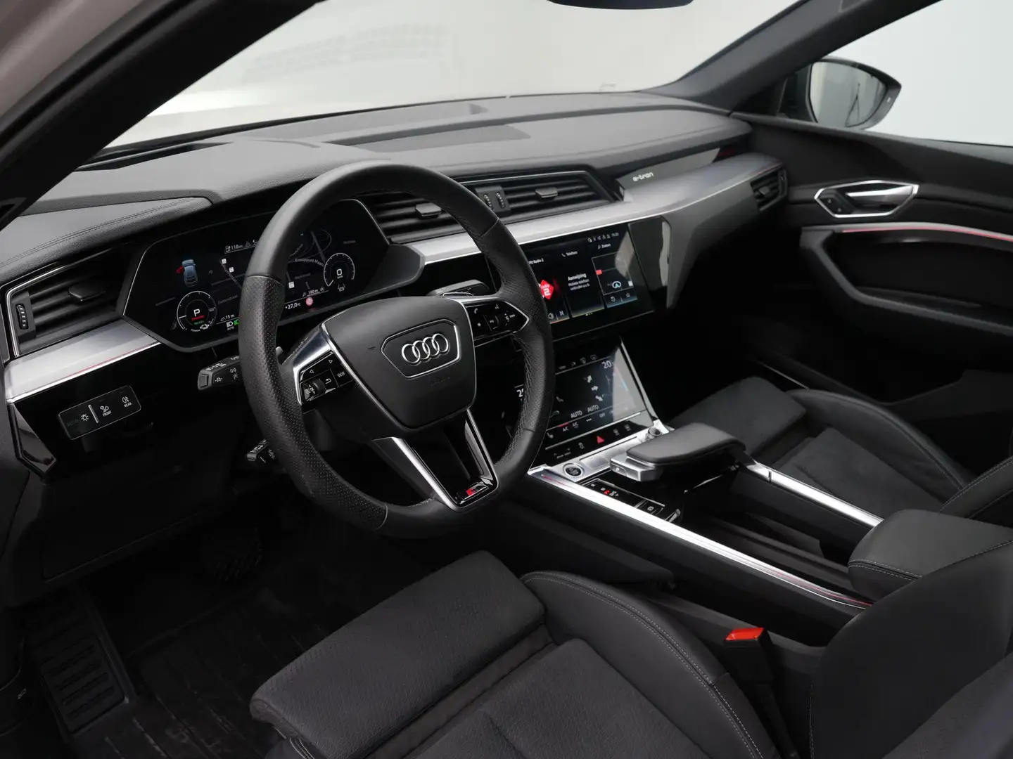 Audi e-tron Sportback 55 quattro S edition 95 kWh 408 pk / S-L Beige - 2