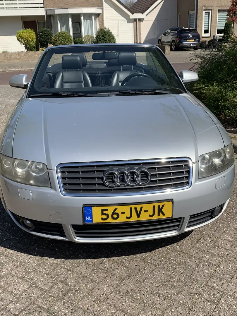 Audi A4 A4 2.4 V6 Exclusive cabriolet Zilver - 1