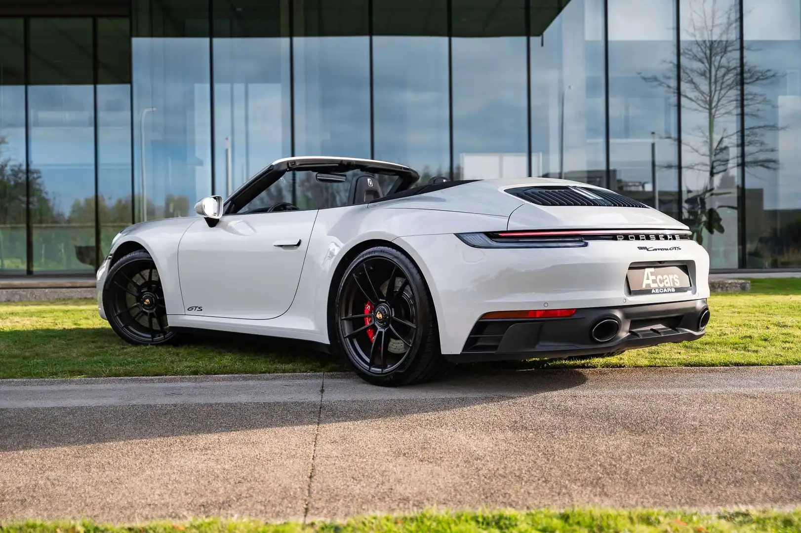 Porsche 992 911 CARRERA GTS / CABRIO / MATRIX / INNO DRIVE Grau - 1