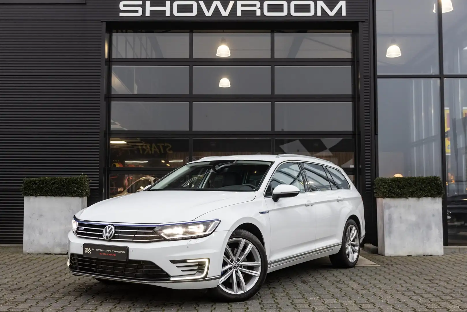 Volkswagen Passat Variant 1.4 TSI GTE, 218 PK, ACC, Trekhaak, Standkachel, F Wit - 2