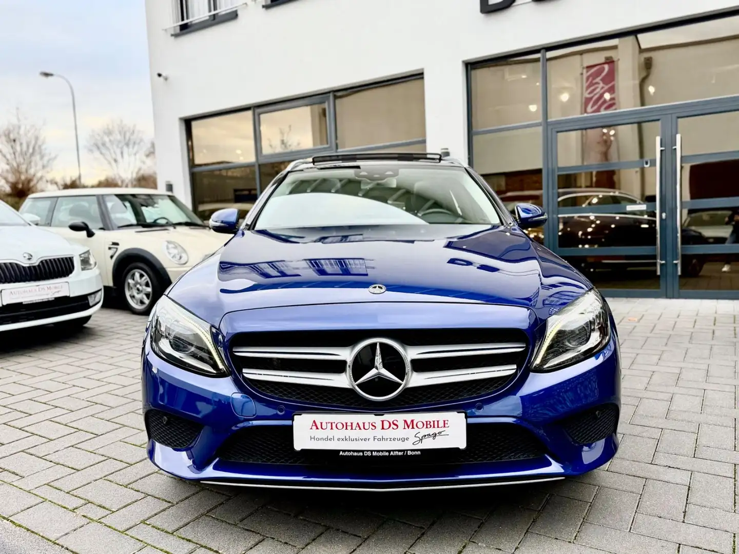 Mercedes-Benz C 200 T 4Matic Avantgarde/Pano/AHK/LED Blau - 2