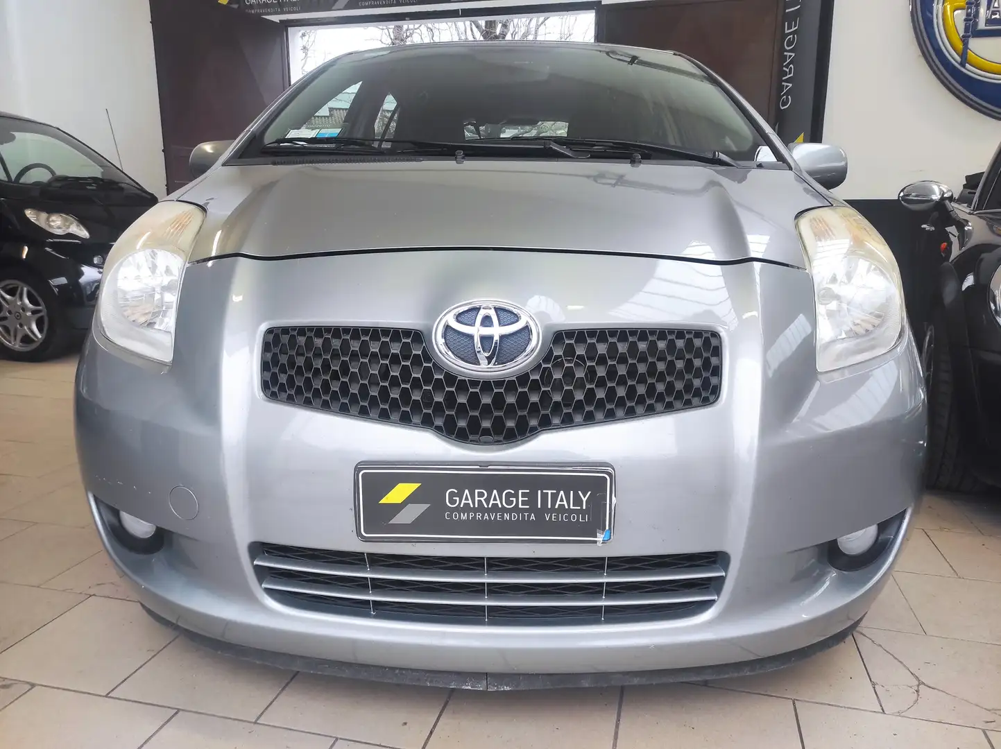 Toyota Yaris Yaris II 2005 5p 1.0 Sol Grigio - 2