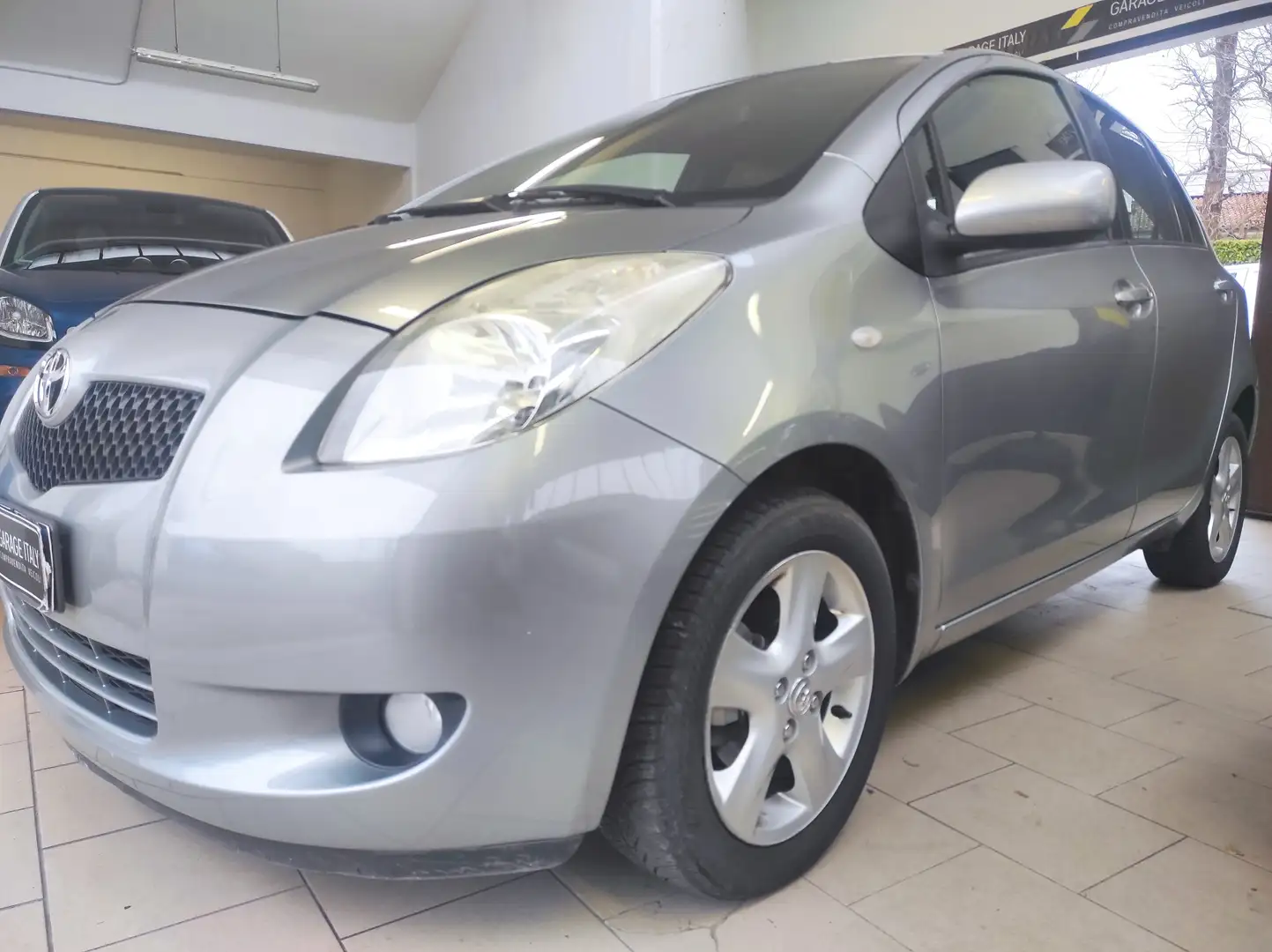 Toyota Yaris Yaris II 2005 5p 1.0 Sol Grigio - 1