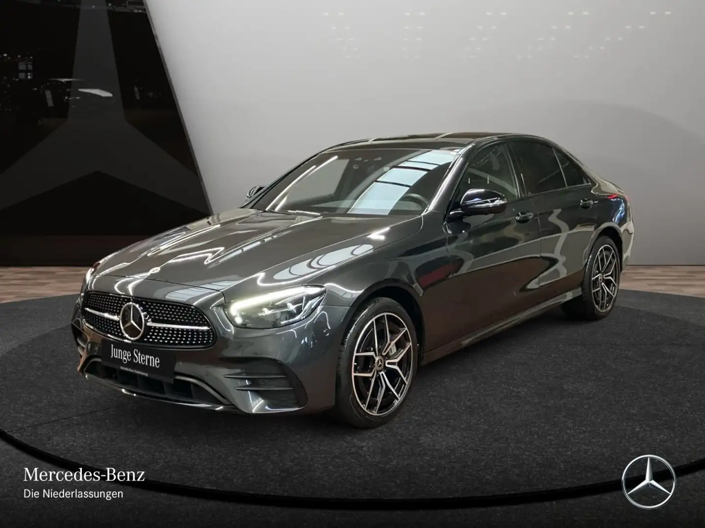 Mercedes-Benz E 300 e 4M AMG+NIGHT+PANO+360+AHK+LED+FAHRASS+19" Grau - 2