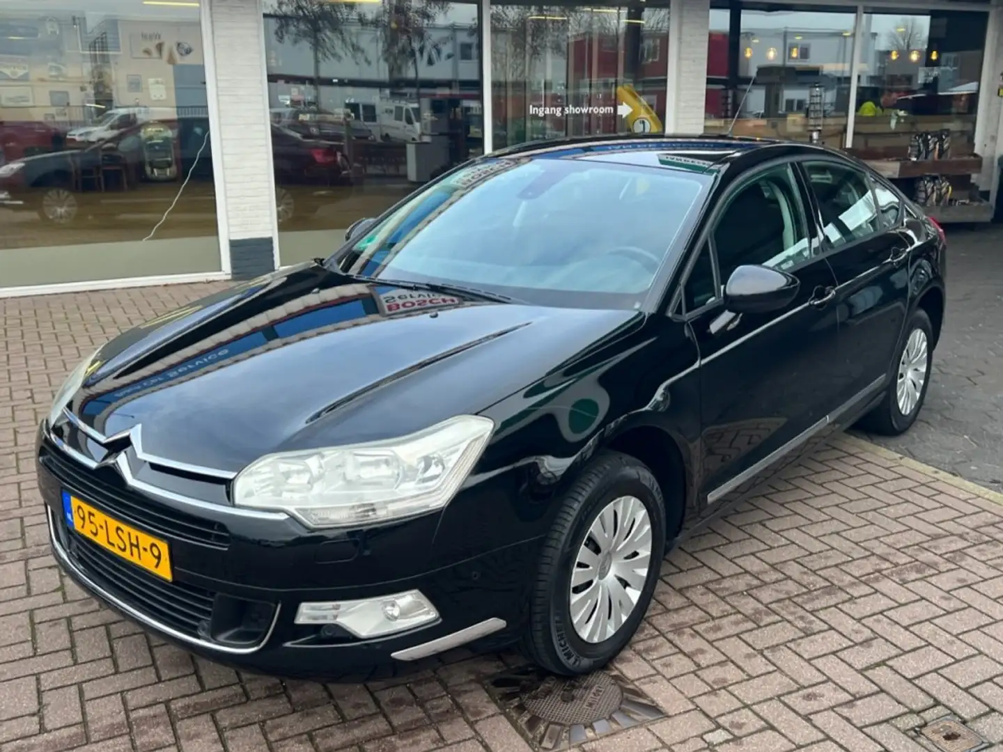 Citroen C5 1.6 THP COMFORT NL-auto 1e eigenaar LAGE KM-stand Schwarz - 2