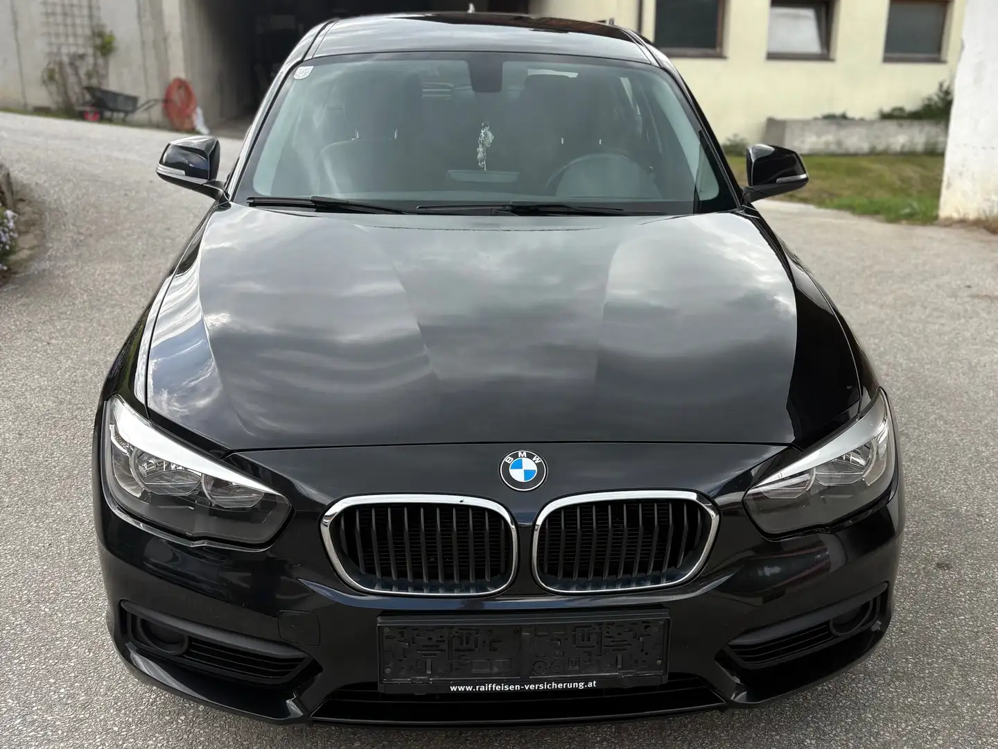 BMW 116 116d Aut. Schwarz - 1