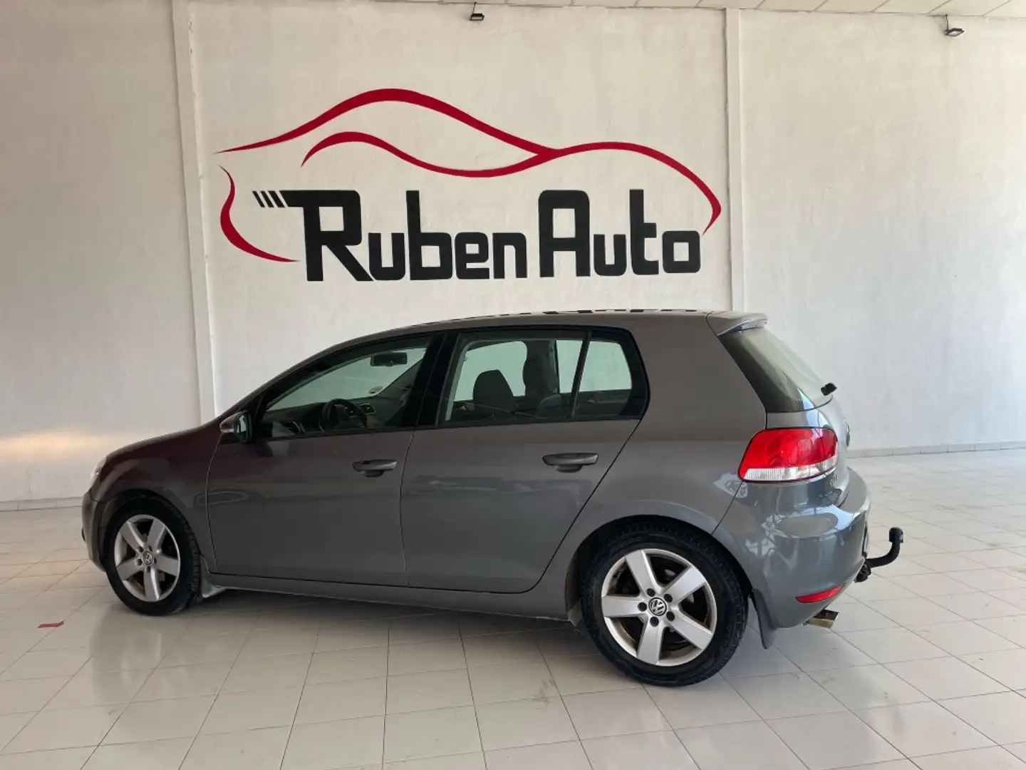 Volkswagen Golf 1.6TDI CR Advance BMT 105 Gris - 2