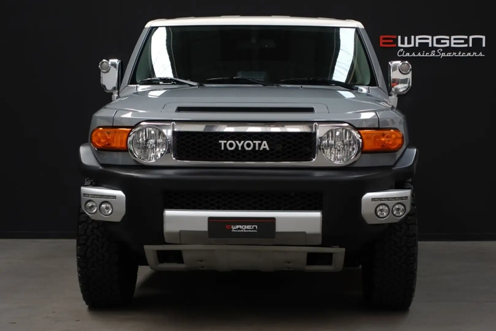 Toyota FJ Cruiser 4.0 V6 4WD Gris - 2