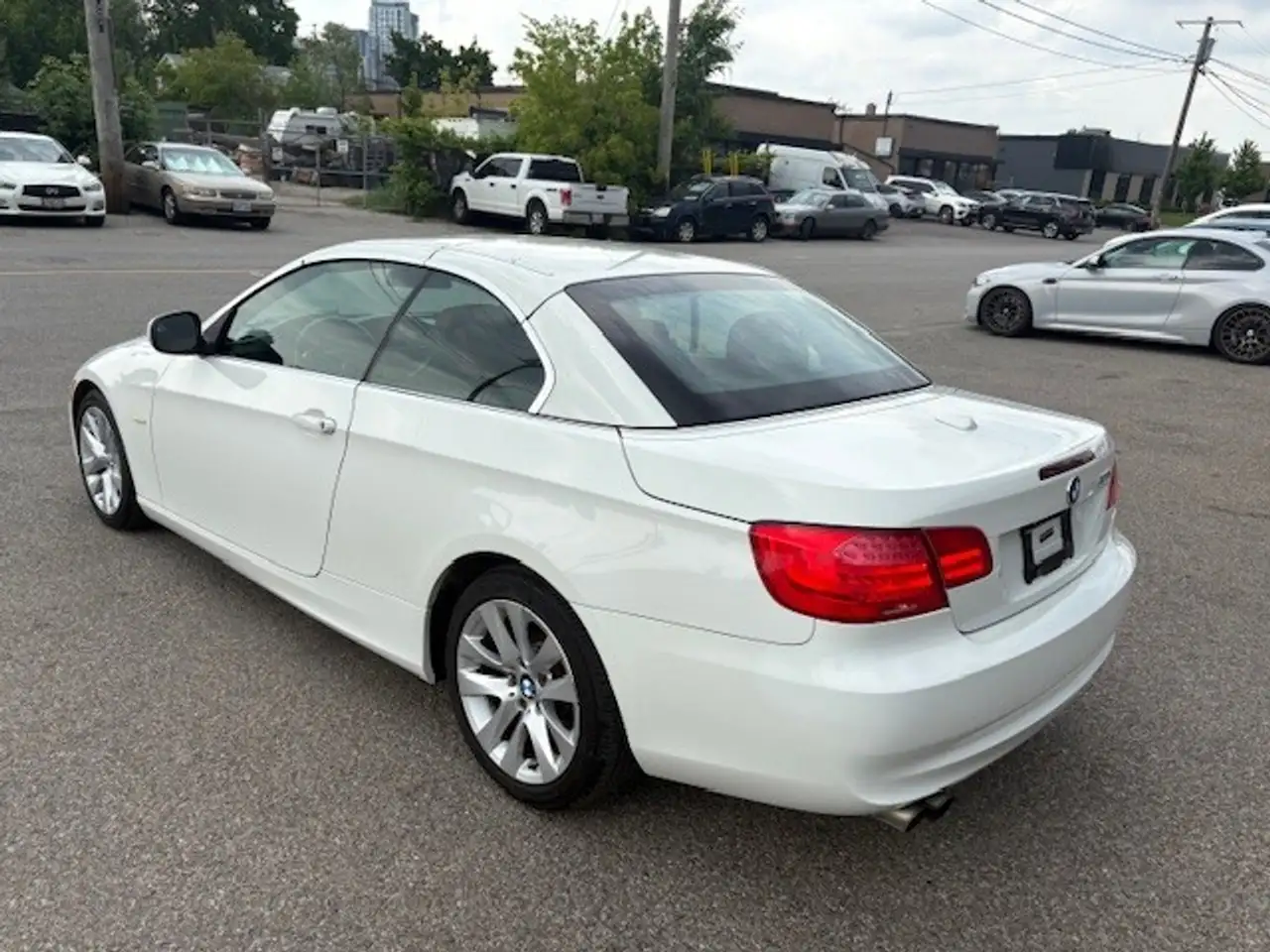 BMW 3 Series photo BMW 3 Series
