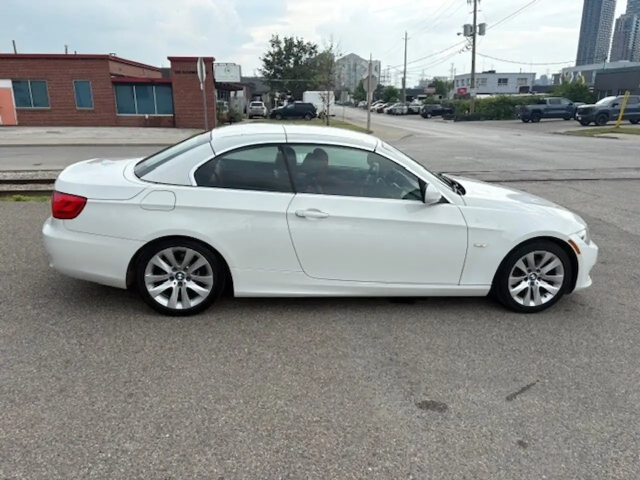 BMW 3 Series photo BMW 3 Series