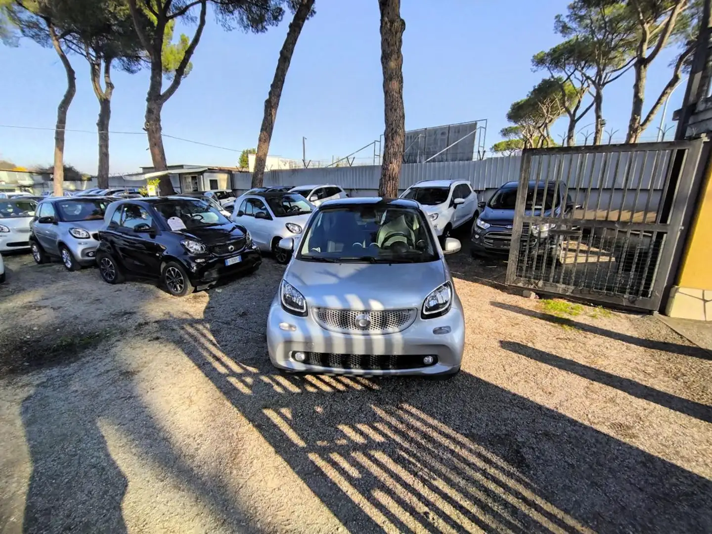 smart forTwo 0.9cc 90cv TETTO PANORAMICO LINE ASSIST BT CRUISE Grigio - 2