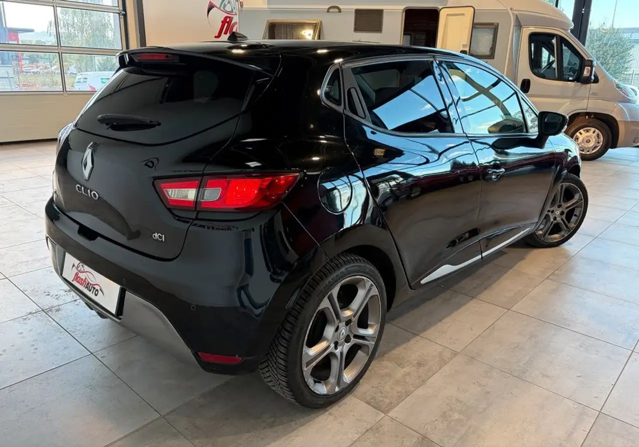 Renault Clio Citadine 5 portes — photo 4