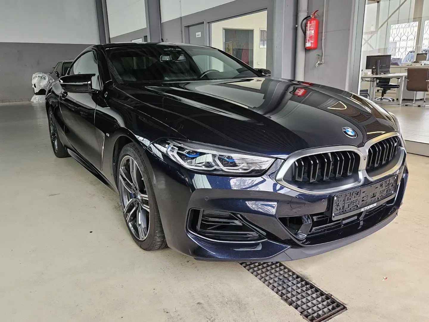 BMW M850 i xDrive+ Standheizung +Spurhalte+360° Schwarz - 1