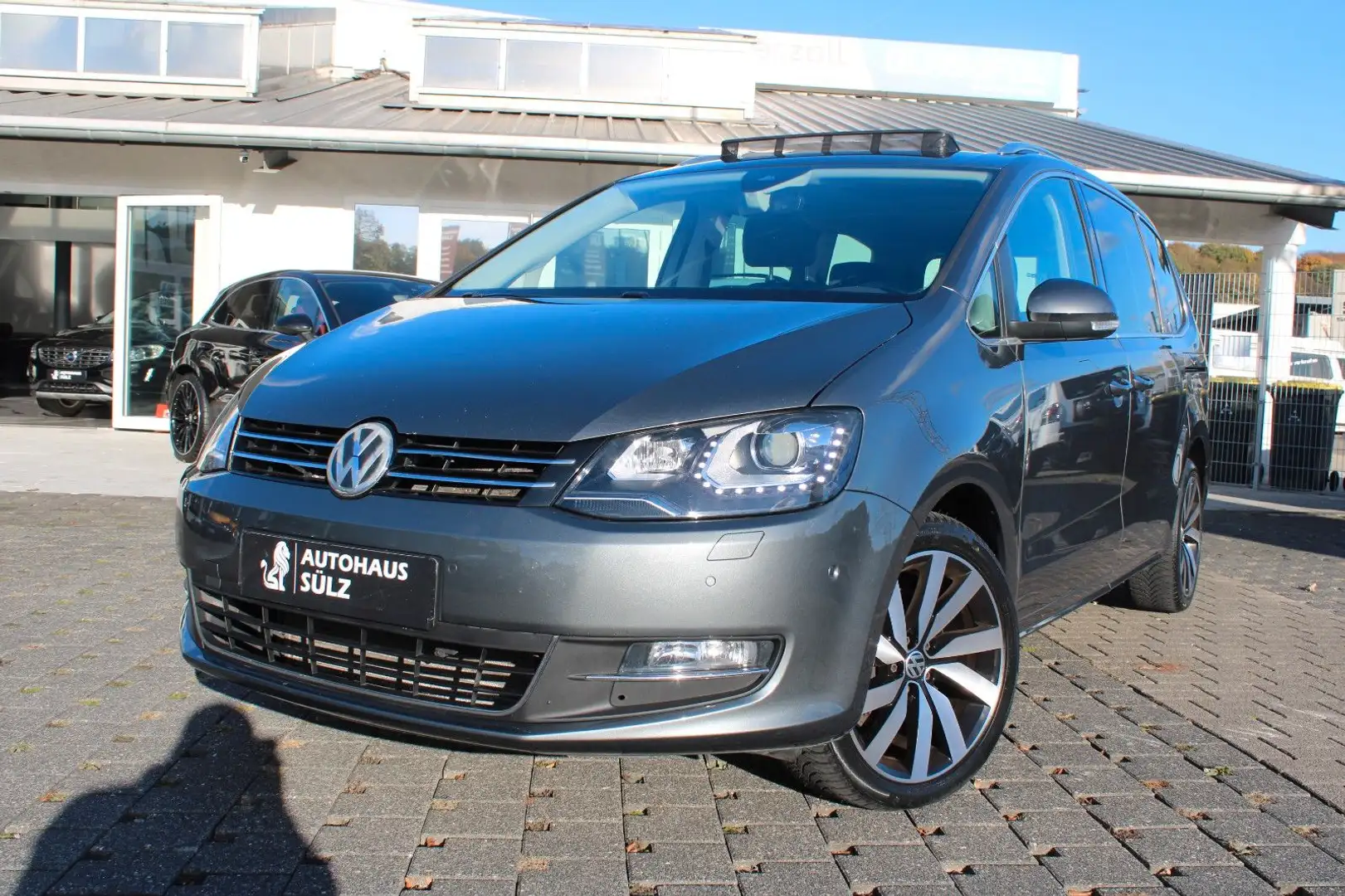 Volkswagen Sharan 2.0TSI Highline/Leder/Navi/AHK/Pano./LED Grau - 2