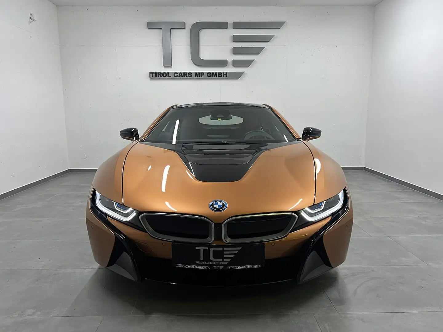 BMW i8 PHEV Coupe, 20", LCI, H&K, Drycarbon, ... Orange - 2