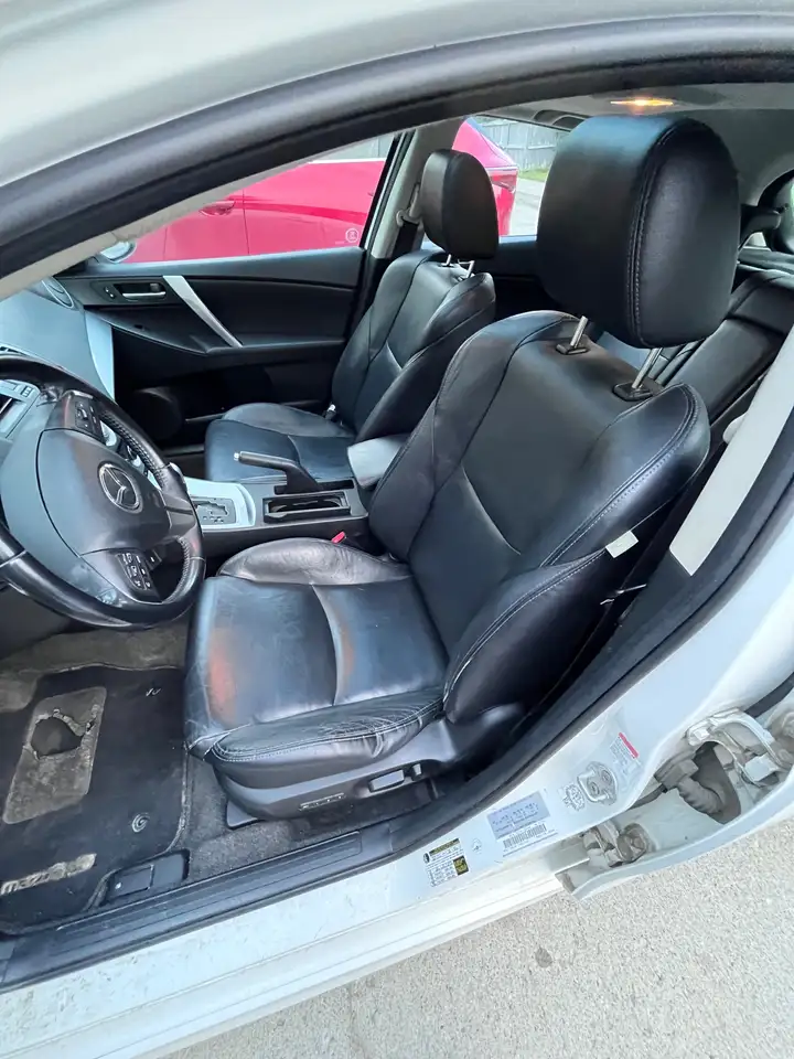 Mazda 3 снимка Mazda 3