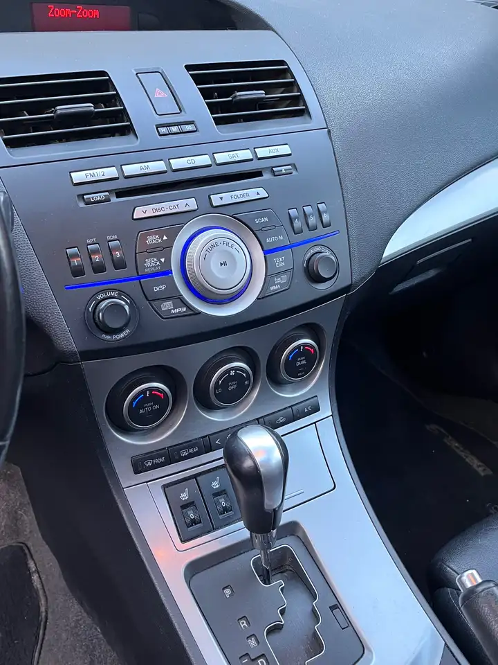 Mazda 3 снимка Mazda 3