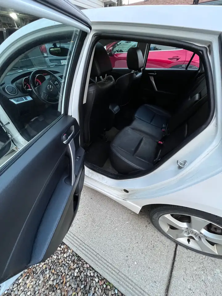 Mazda 3 снимка Mazda 3