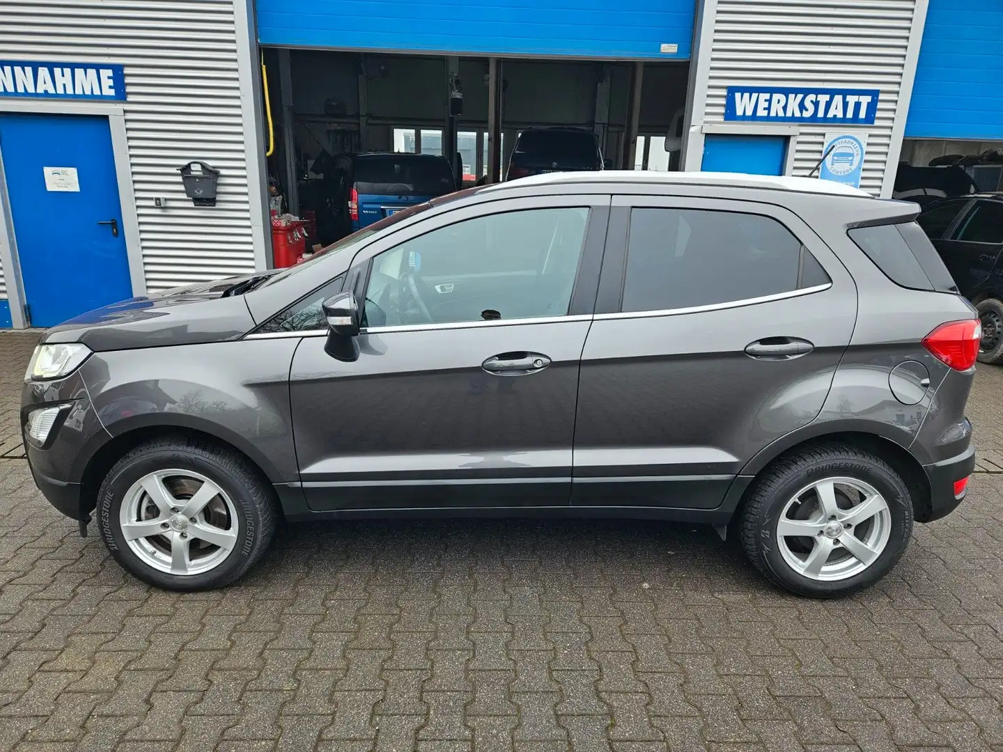 Ford EcoSport Titanium Klima Navi PDC SHZ R-Kamera Gris - 2
