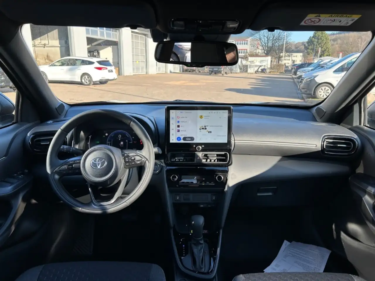 Toyota Yaris Cross 1,5l Teamplayer 4x2 Hybrid Safety + Winter 14