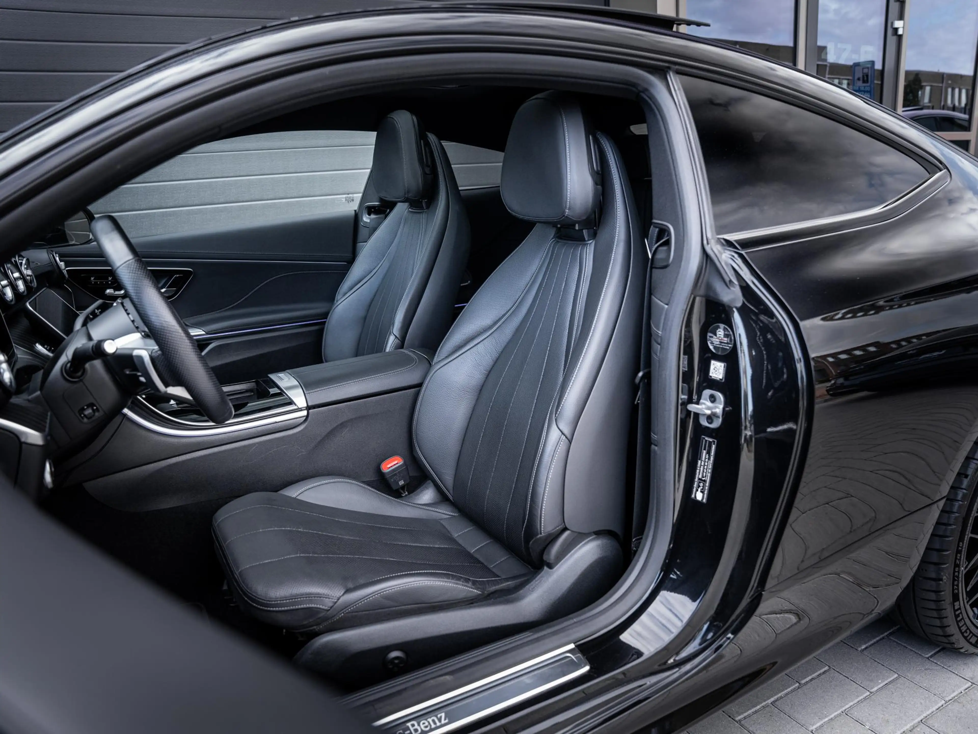 Mercedes-Benz CLE 300 Coupé e AMG Line - Pano l Burmest. l Memory l 360c — photo 12