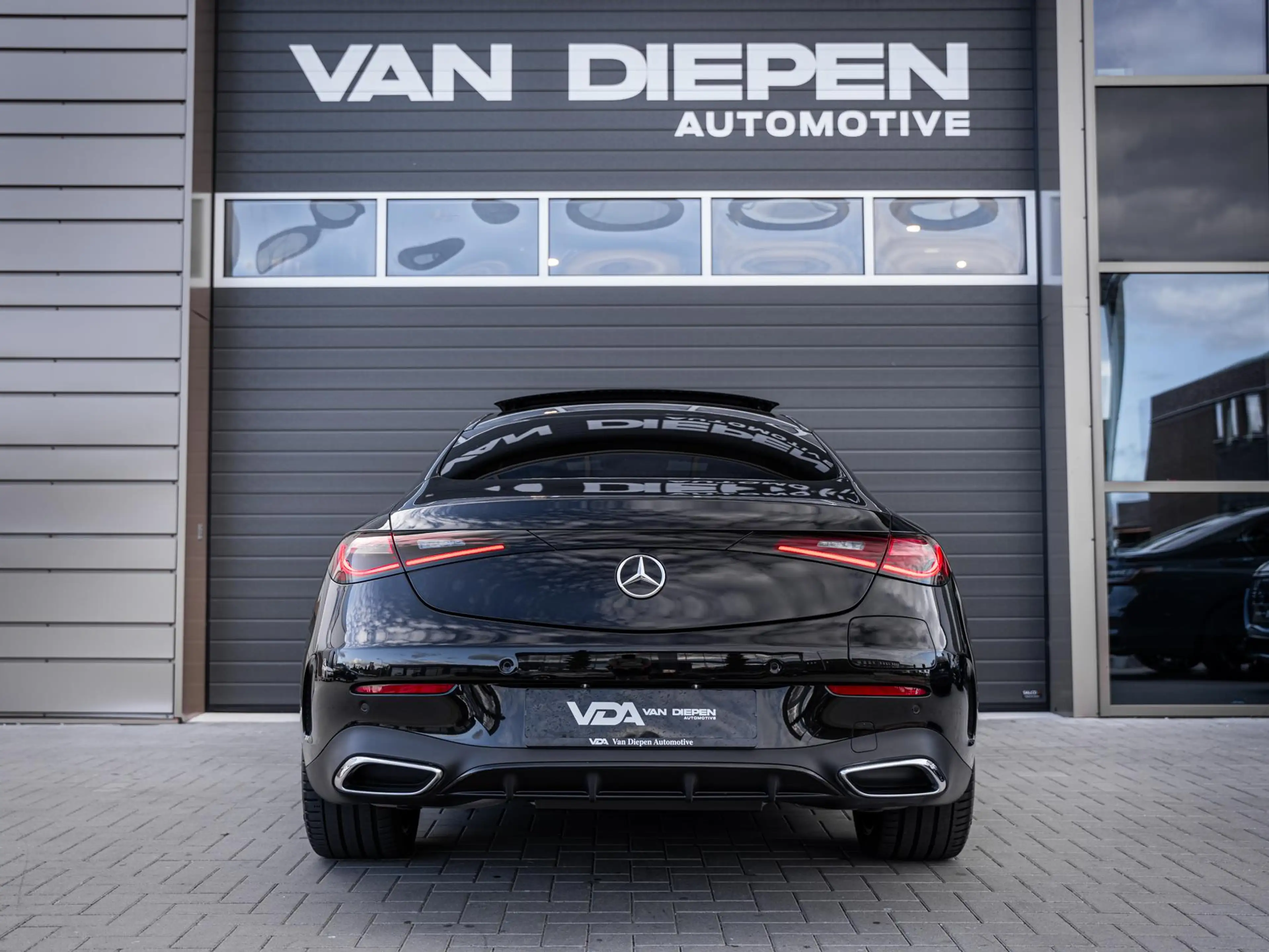 Mercedes-Benz CLE 300 Coupé e AMG Line - Pano l Burmest. l Memory l 360c — photo 7