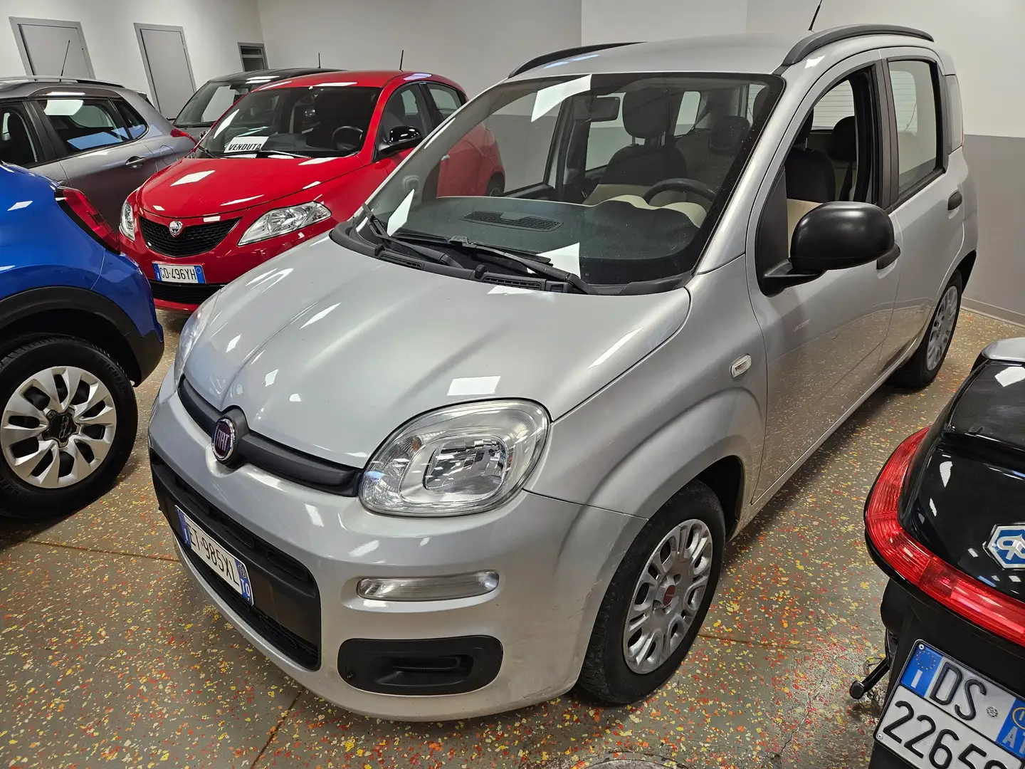 Fiat Panda Panda 1.3 mjt 16v Lounge 75cv Plateado - 1