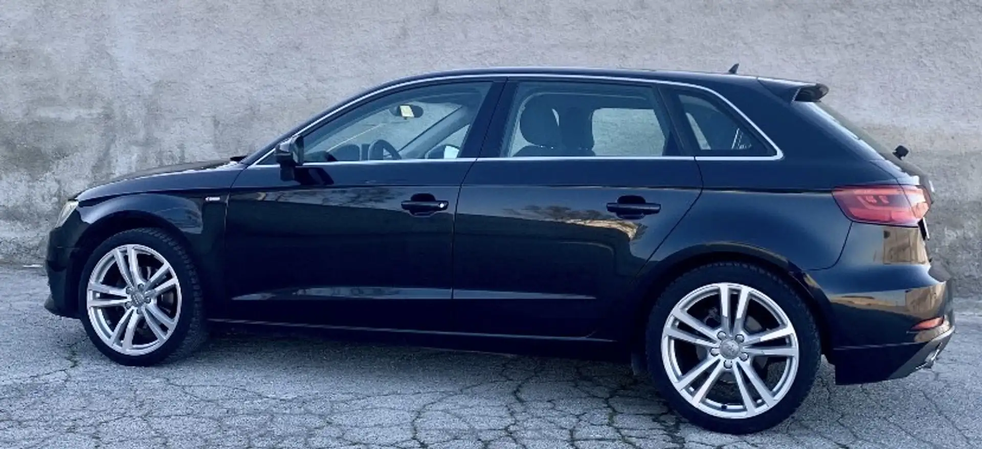 Audi A3 Sportback 1.6 tdi Ambition s-tronic - 2