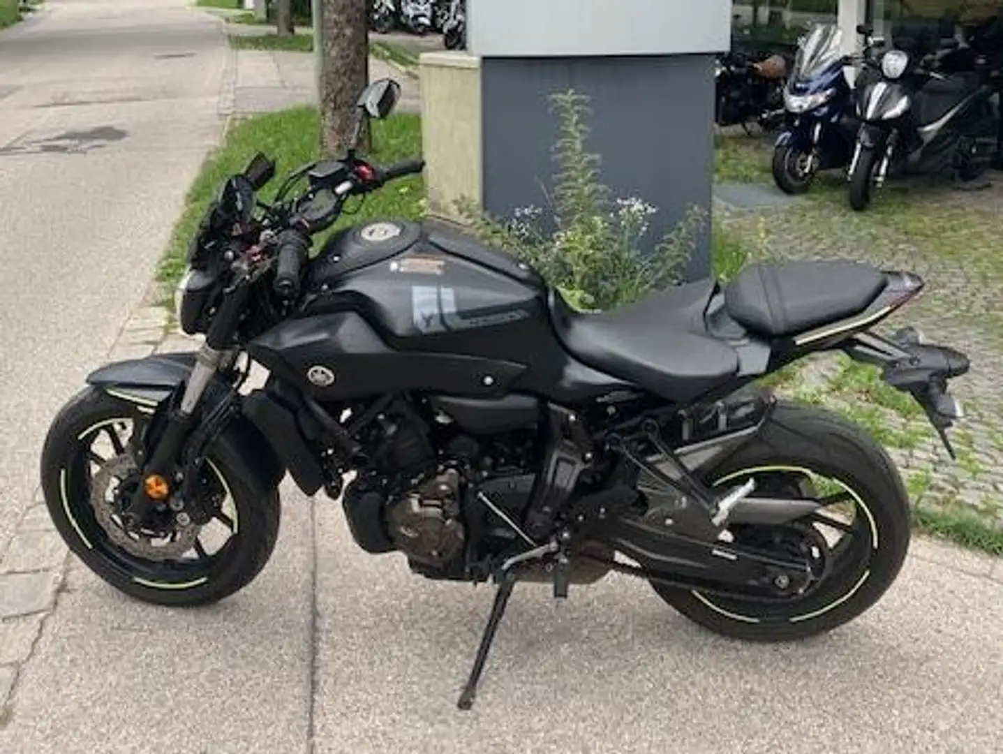 Yamaha MT-07 Negro - 1